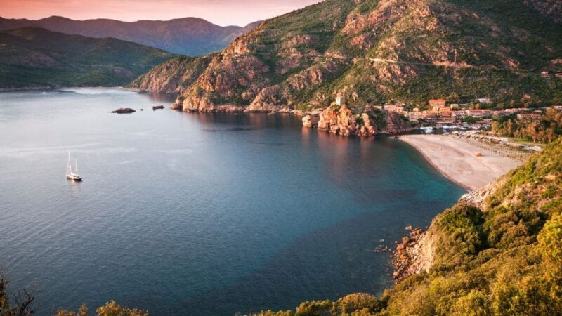 Où camper en Corse cet été ?
